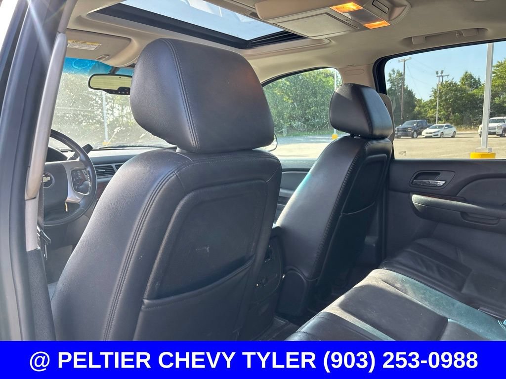 Used 2013 Chevrolet Suburban LT w/ Luxury Package AWD/4WD image 18