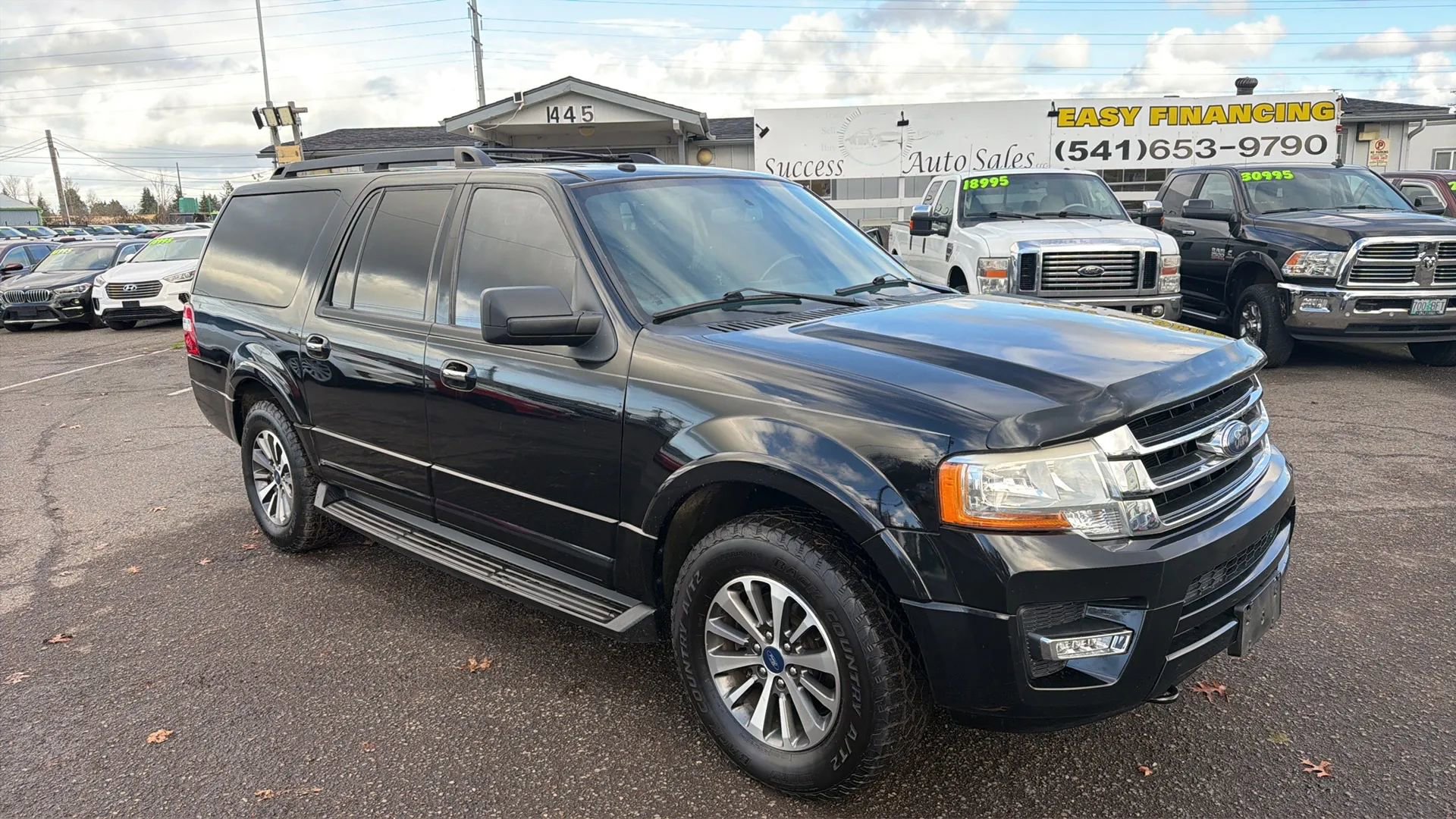 Used 2016 Ford Expedition EL XLT image 2