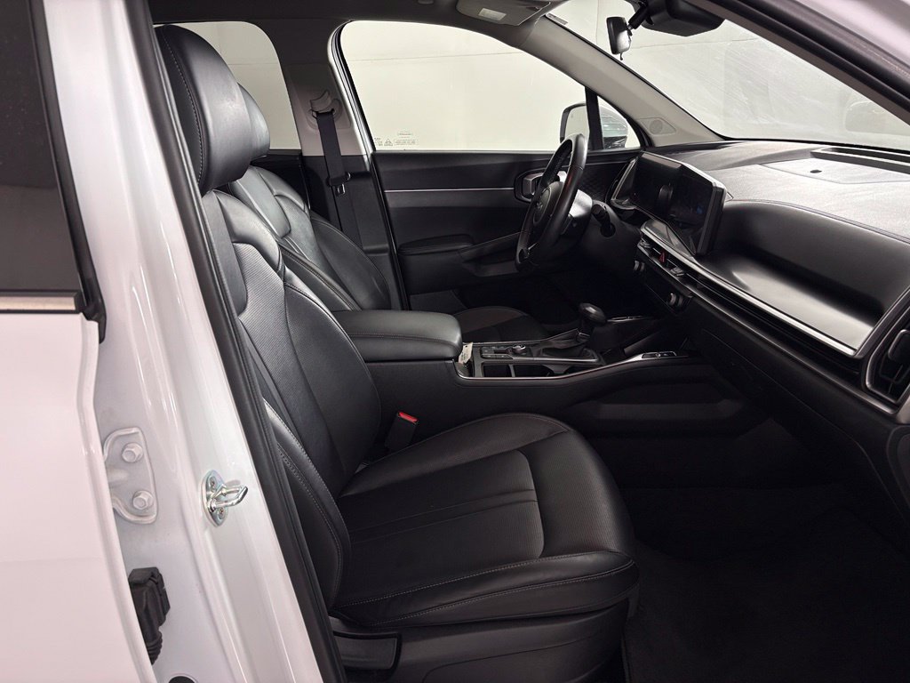 Used 2024 Kia Sorento S FWD image 44