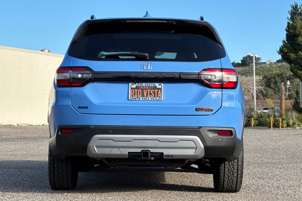 Used 2025 Honda Pilot TrailSport image 5