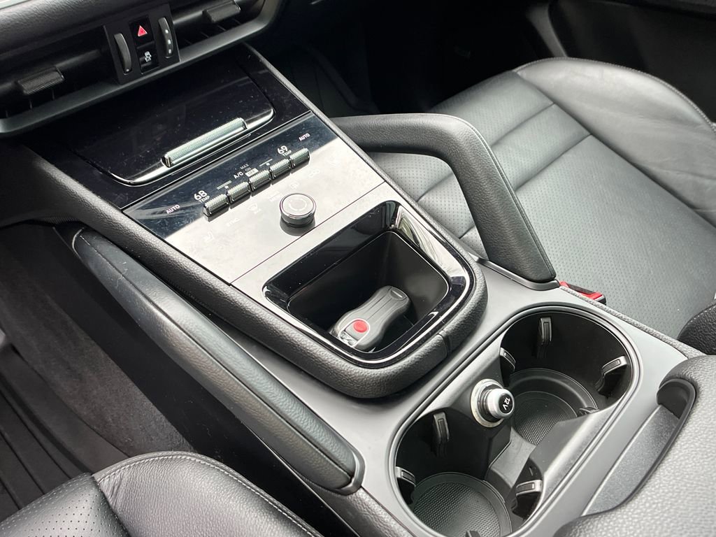Used 2024 Porsche Cayenne AWD/4WD image 20