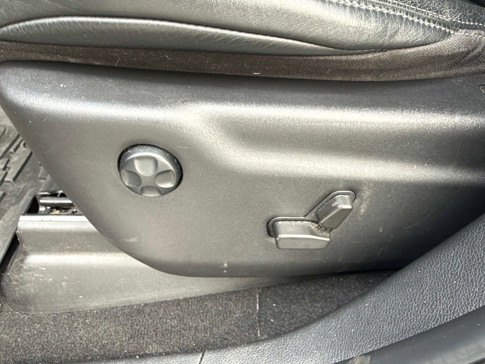 Used 2021 Jeep Grand Cherokee SRT image 21