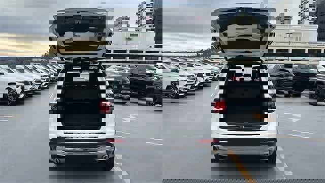 Used 2025 Mercedes-Benz GLB 250 4MATIC image 9