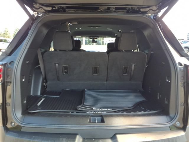 Used 2022 Chevrolet Traverse LT w/ LPO, Blackout Package AWD/4WD image 8