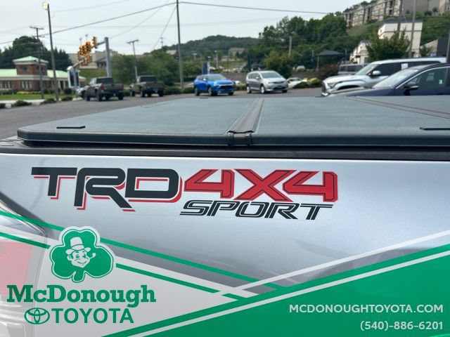 Used 2021 Toyota Tacoma TRD Sport w/ Technology Package AWD/4WD image 6