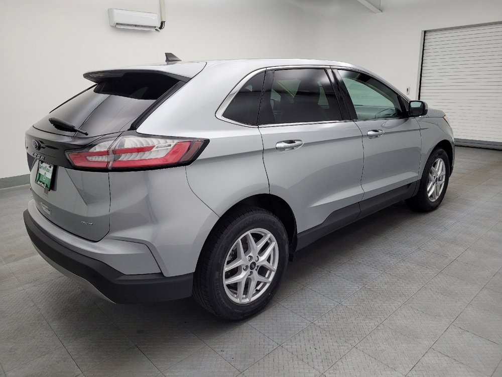 Used 2024 Ford Edge SEL image 10
