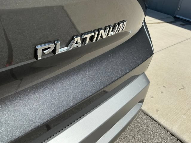Used 2025 Nissan Pathfinder Platinum FWD image 6