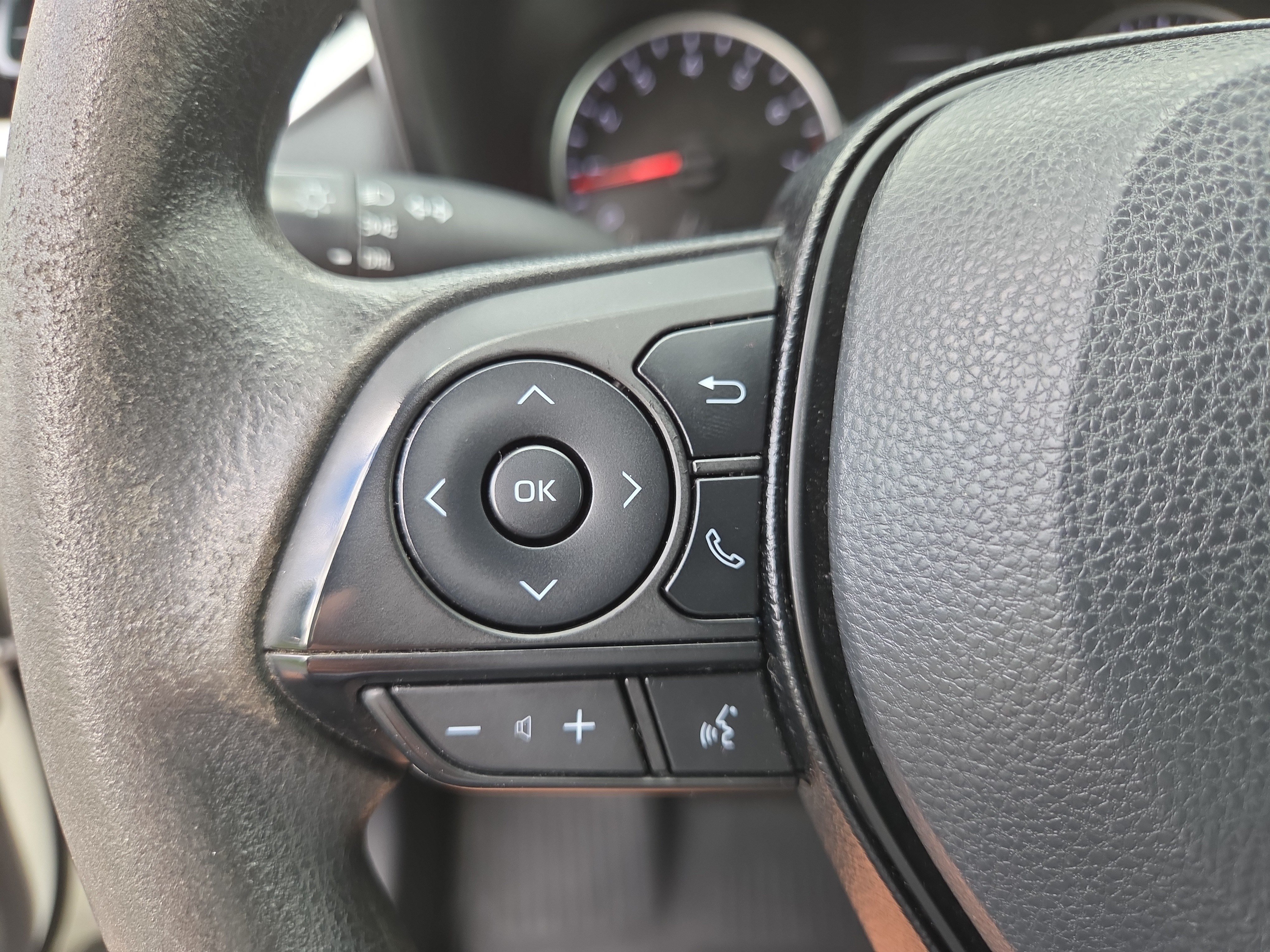Used 2019 Toyota RAV4 LE AWD/4WD image 29