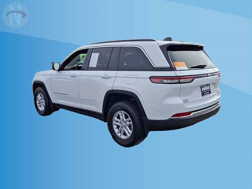 Used 2025 Jeep Grand Cherokee Laredo w/ MOPAR Finishing Package image 6