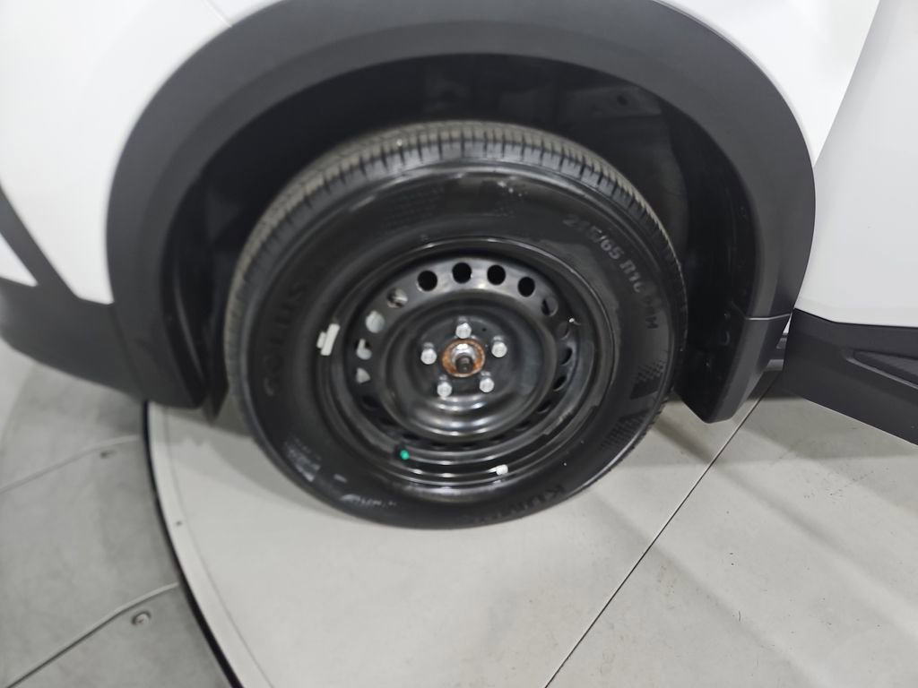 Used 2025 Nissan Kicks S image 26