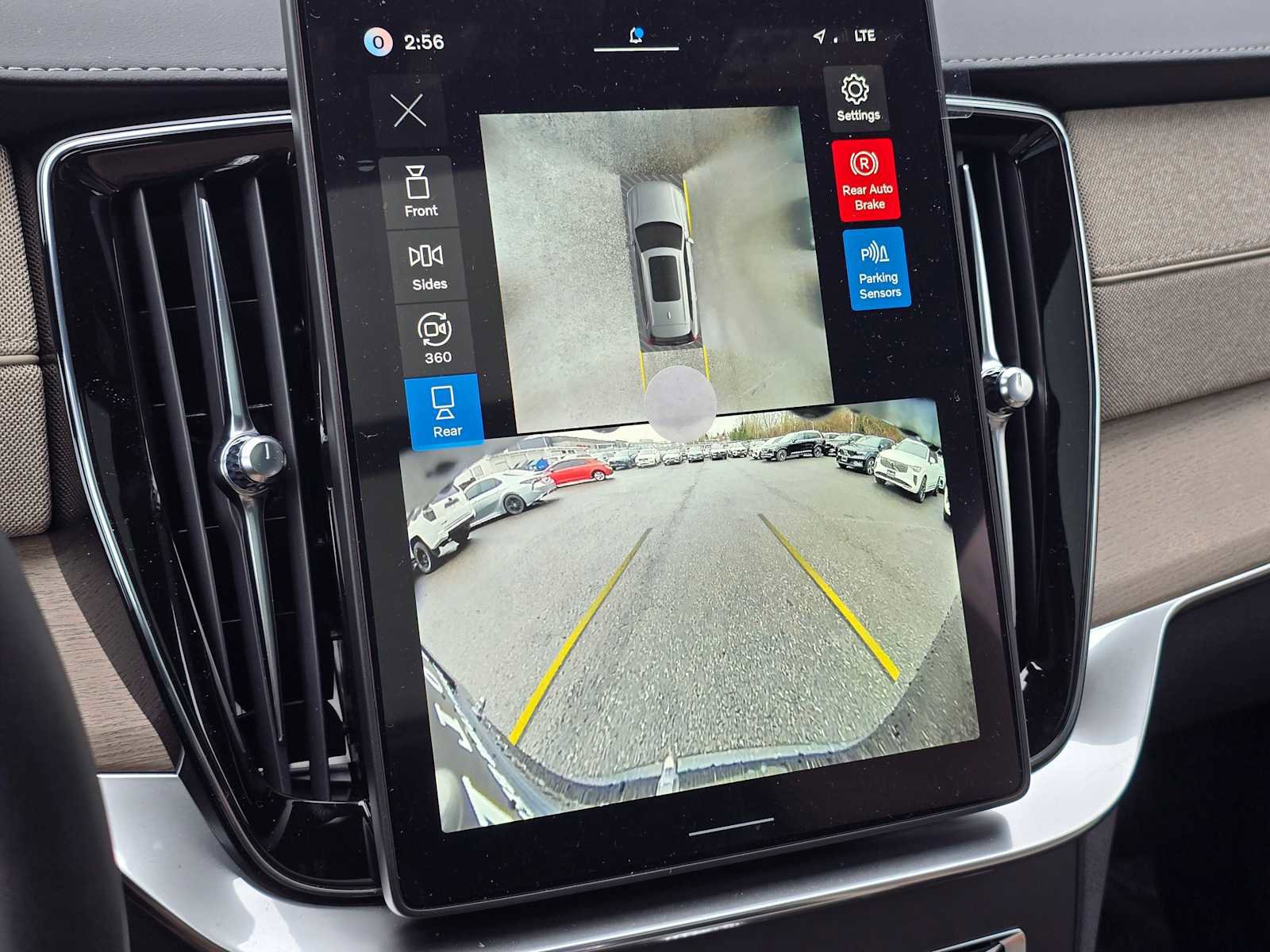 New 2026 Volvo XC90 T8 Plus w/ Protection Package Premier image 29