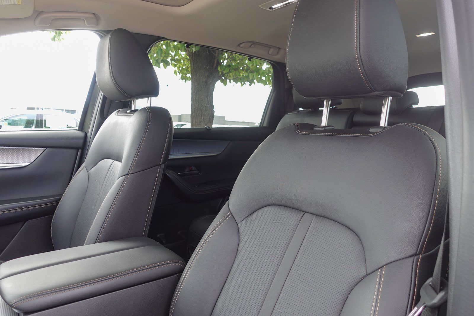 Used 2024 MAZDA CX-90 Plug-In Hybrid w/ Preferred image 10