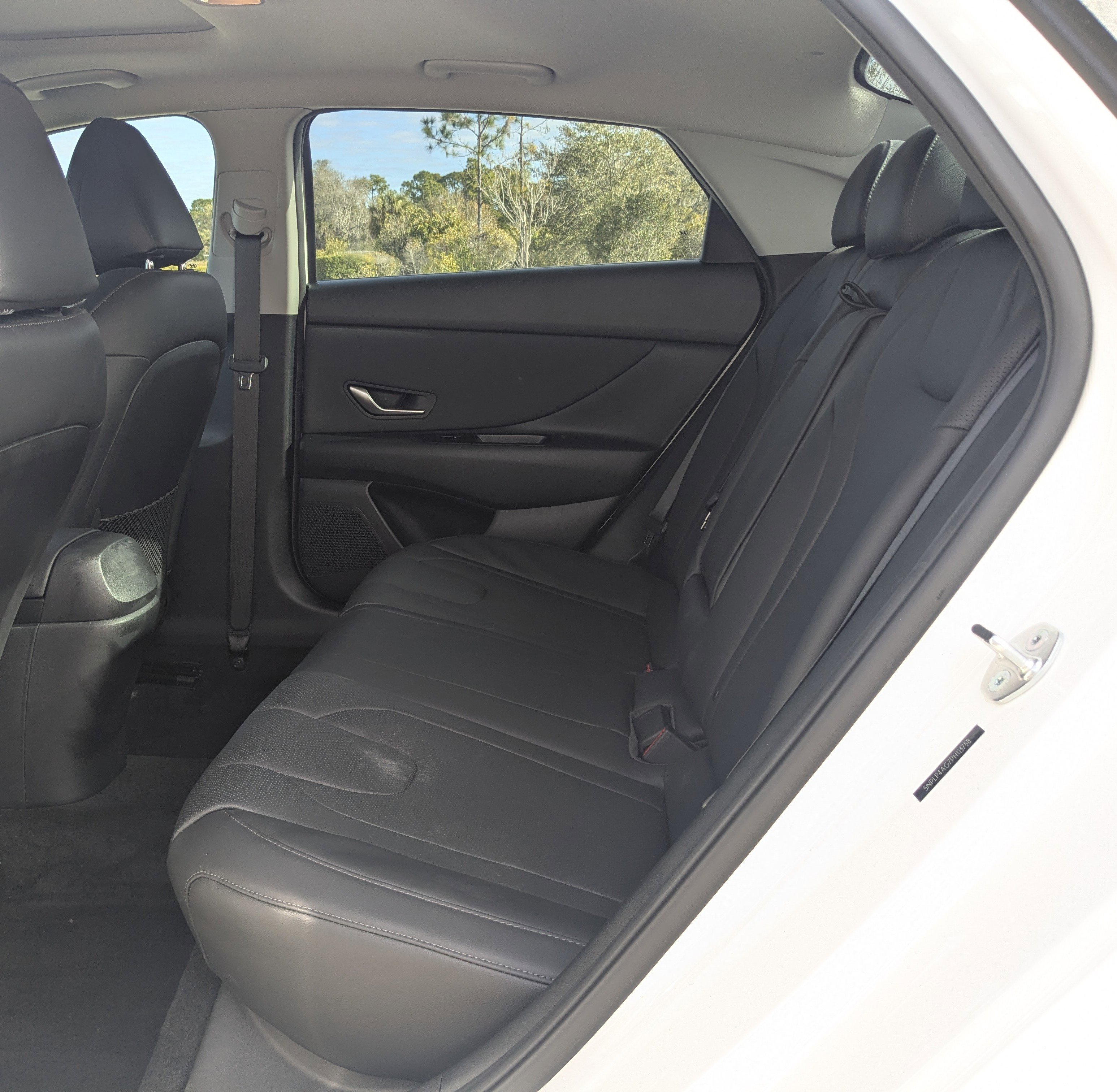 Used 2023 Hyundai Elantra Limited image 13