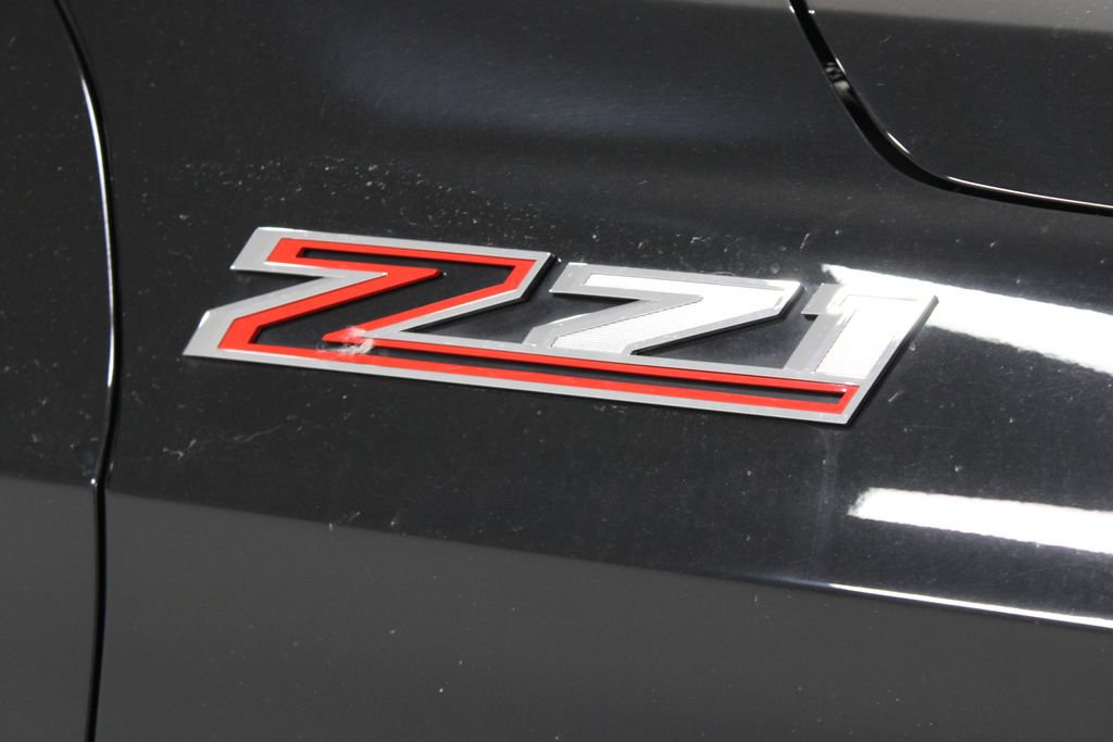 Used 2023 Chevrolet Suburban Z71 w/ Luxury Package image 14