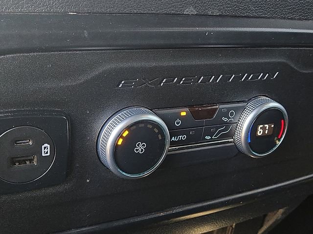 Used 2021 Ford Expedition XLT RWD image 16