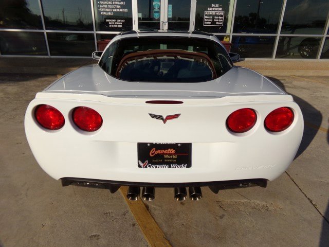 Used 2013 Chevrolet Corvette Z06 w/ 3LZ Preferred Equipment Group RWD image 7