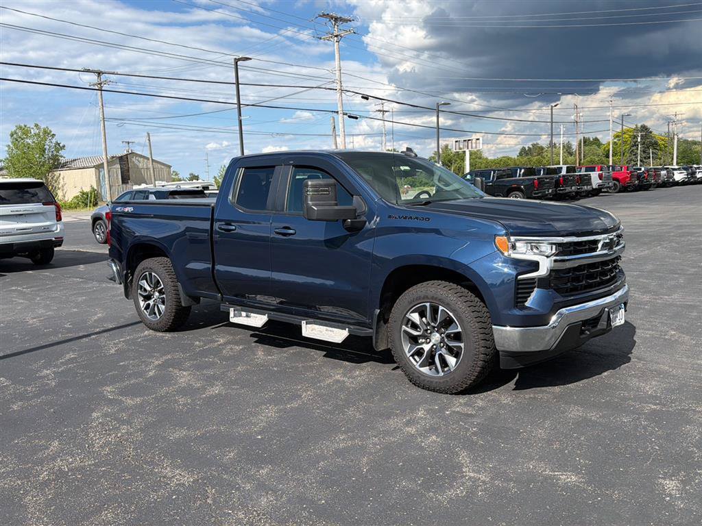 Used 2022 Chevrolet Silverado 1500 LT w/ All Star Edition Plus AWD/4WD image 2