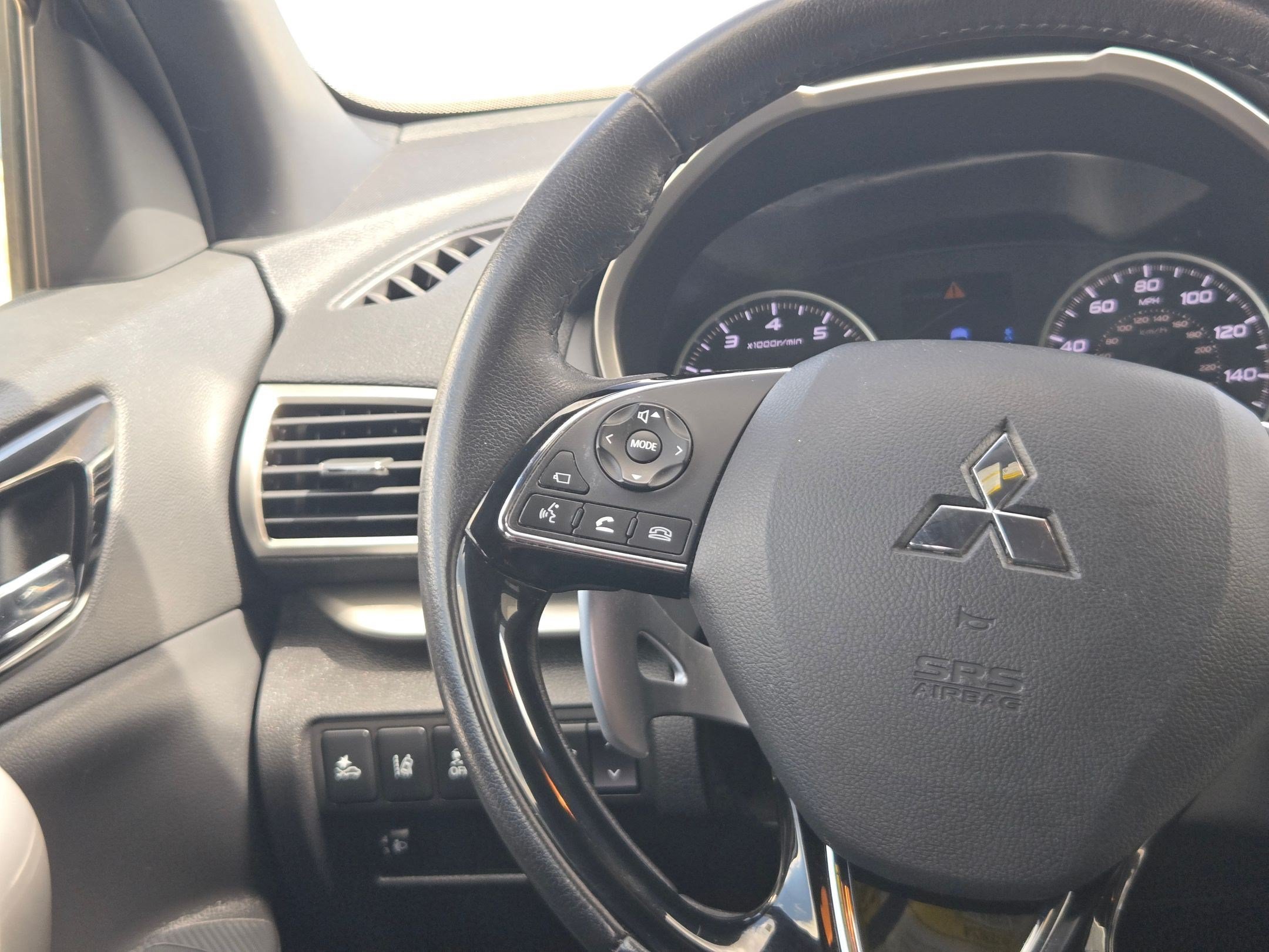Used 2020 Mitsubishi Eclipse Cross FWD image 19