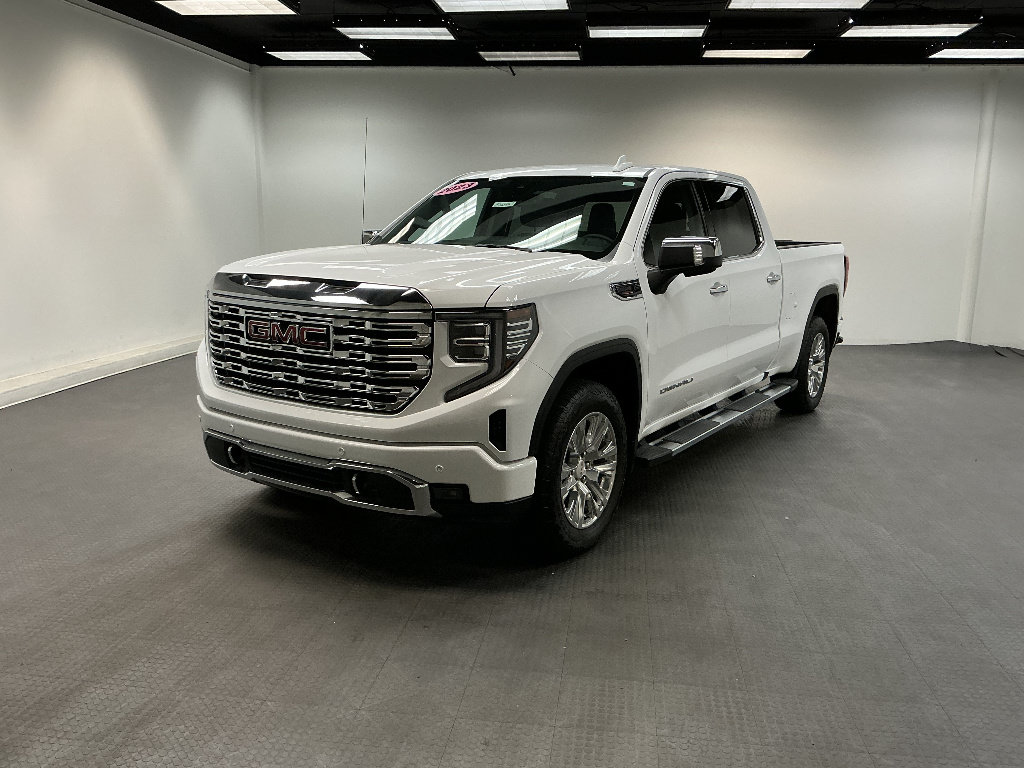 Used 2023 GMC Sierra 1500 Denali AWD/4WD image 1