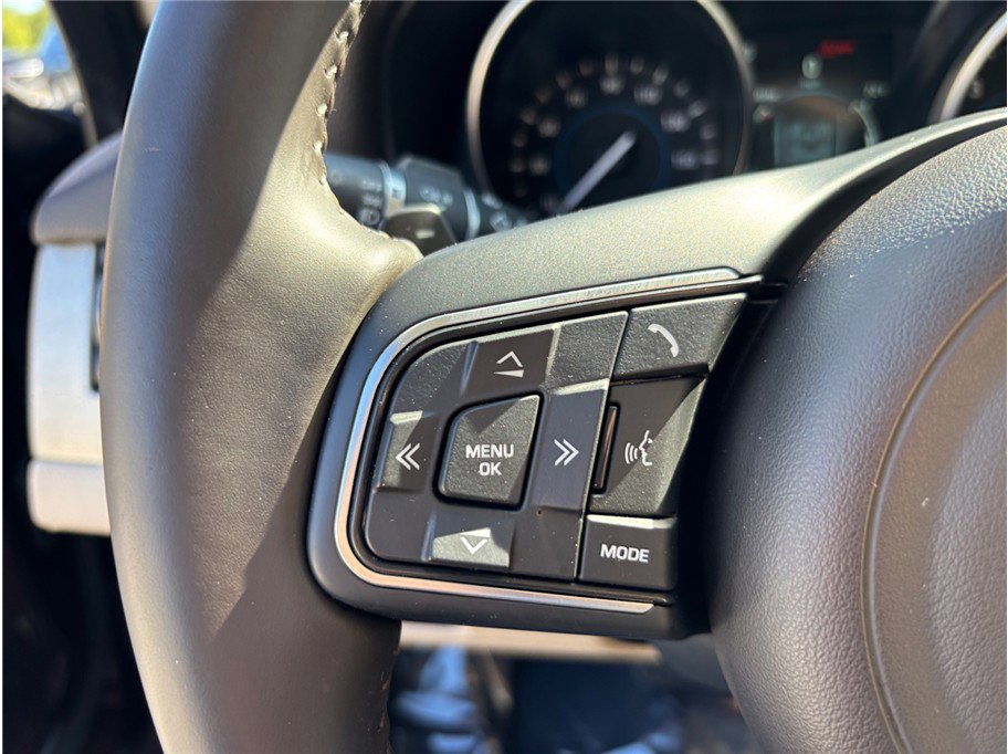 Used 2018 Jaguar XF Premium image 29