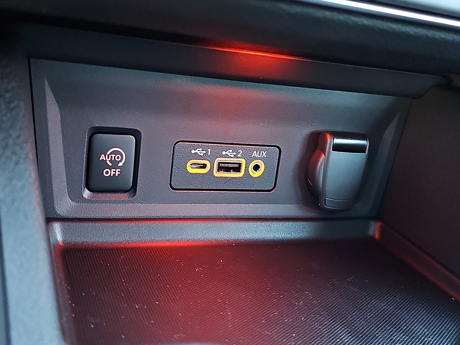 Used 2025 Nissan Sentra SR w/ SR Premium Package FWD image 25