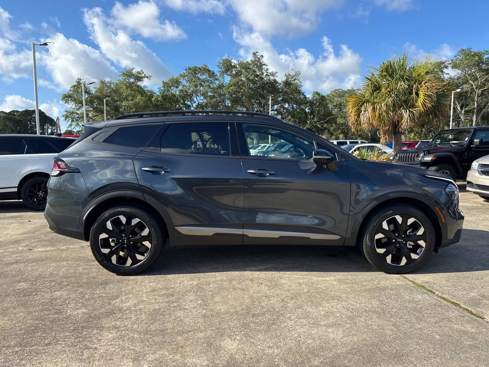 Used 2024 Kia Sportage X-Line w/ X-Line Premium Package AWD/4WD image 2