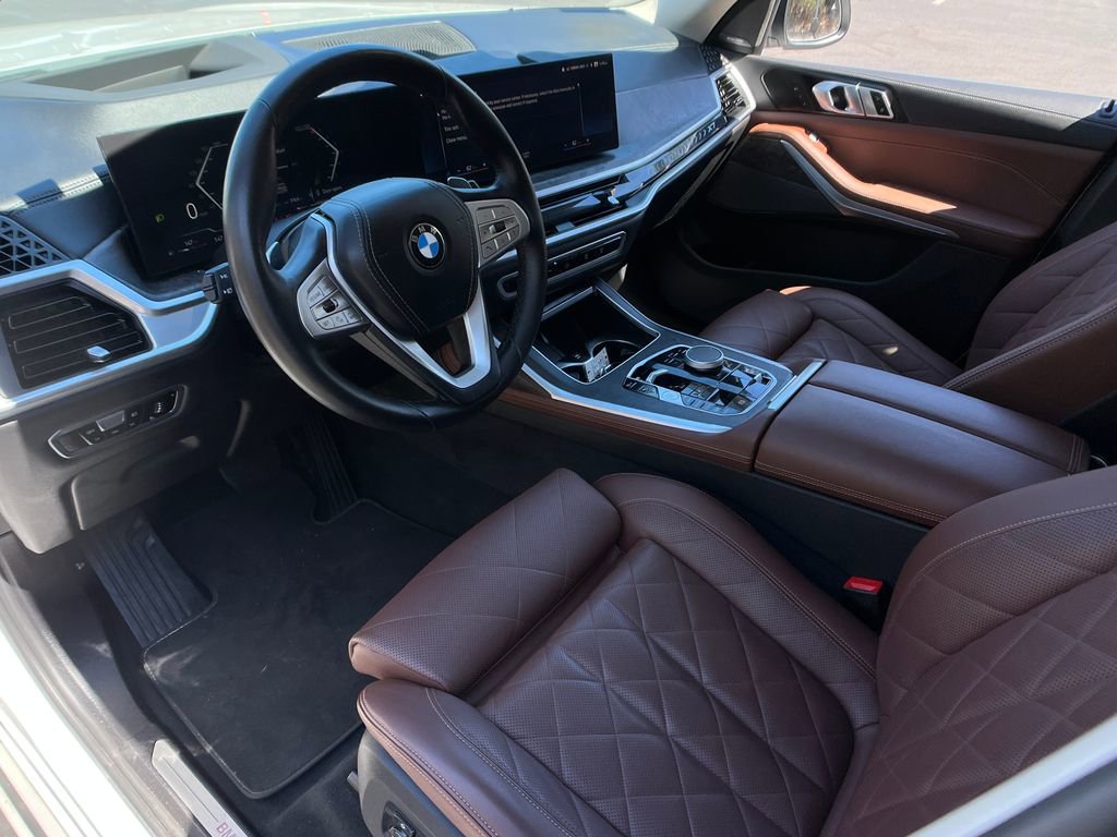 Used 2023 BMW X7 xDrive40i w/ Premium Package image 11