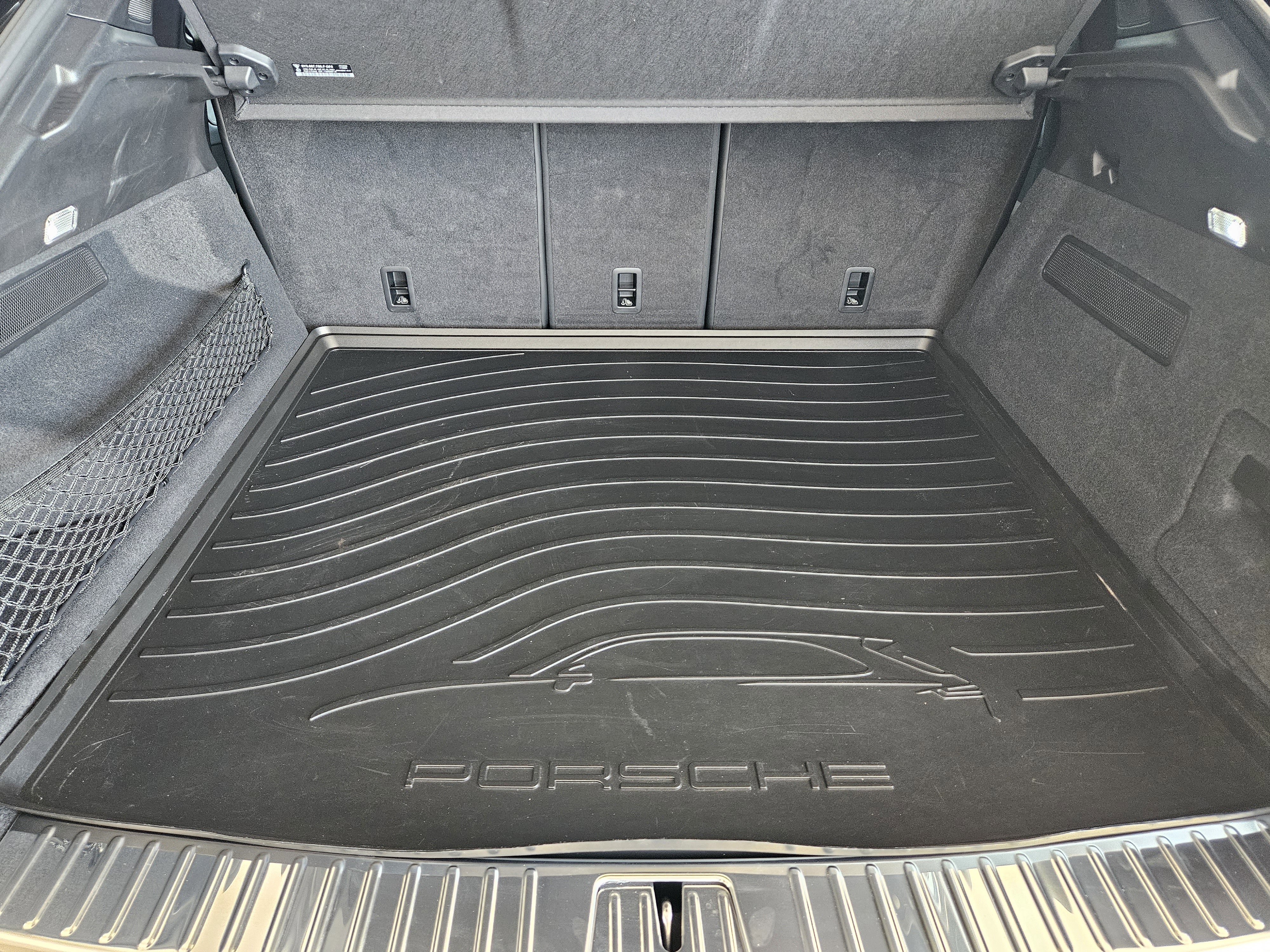 Certified 2025 Porsche Cayenne Coupe image 31