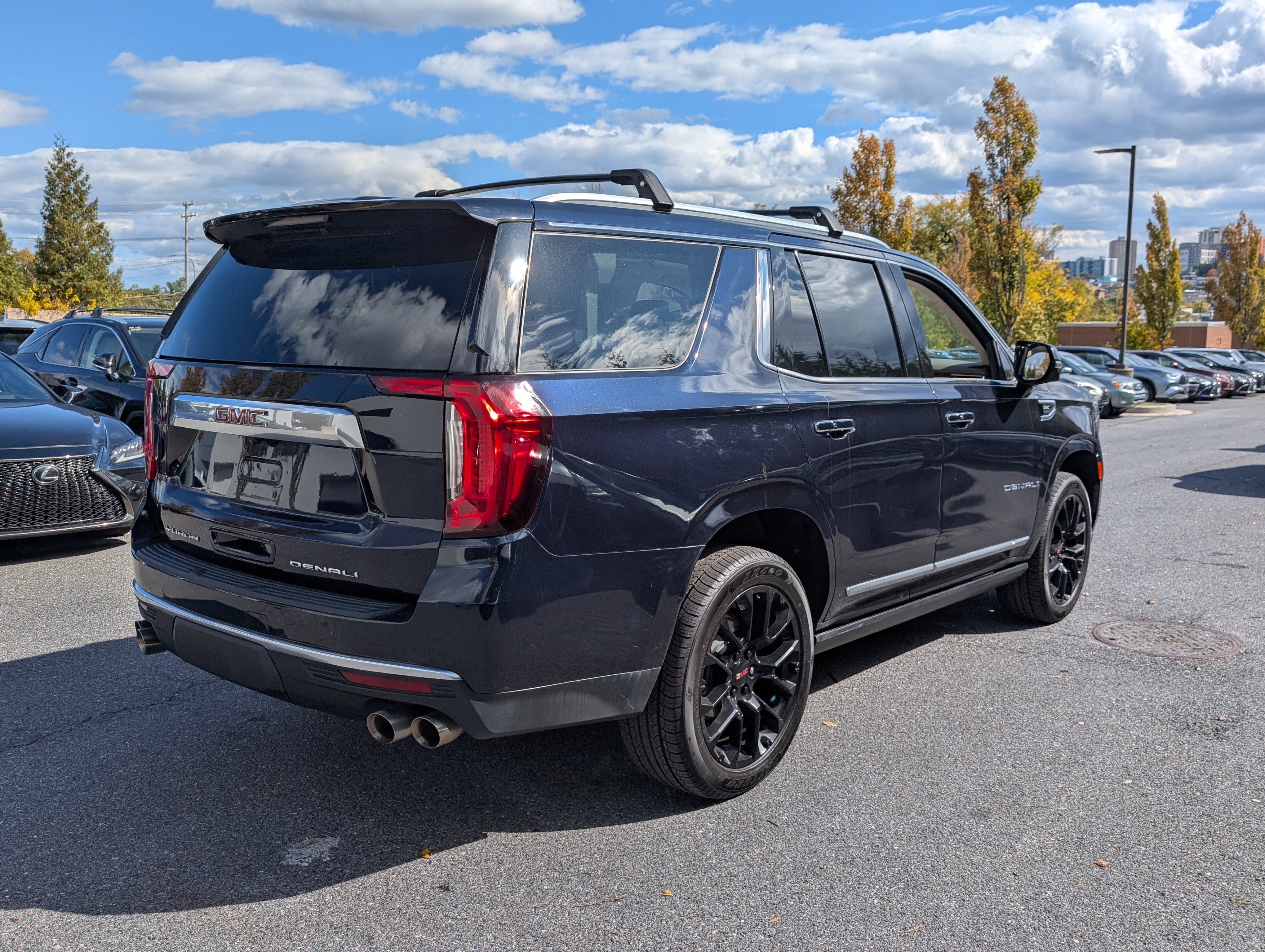 Used 2022 GMC Yukon Denali w/ Max Trailering Package image 3