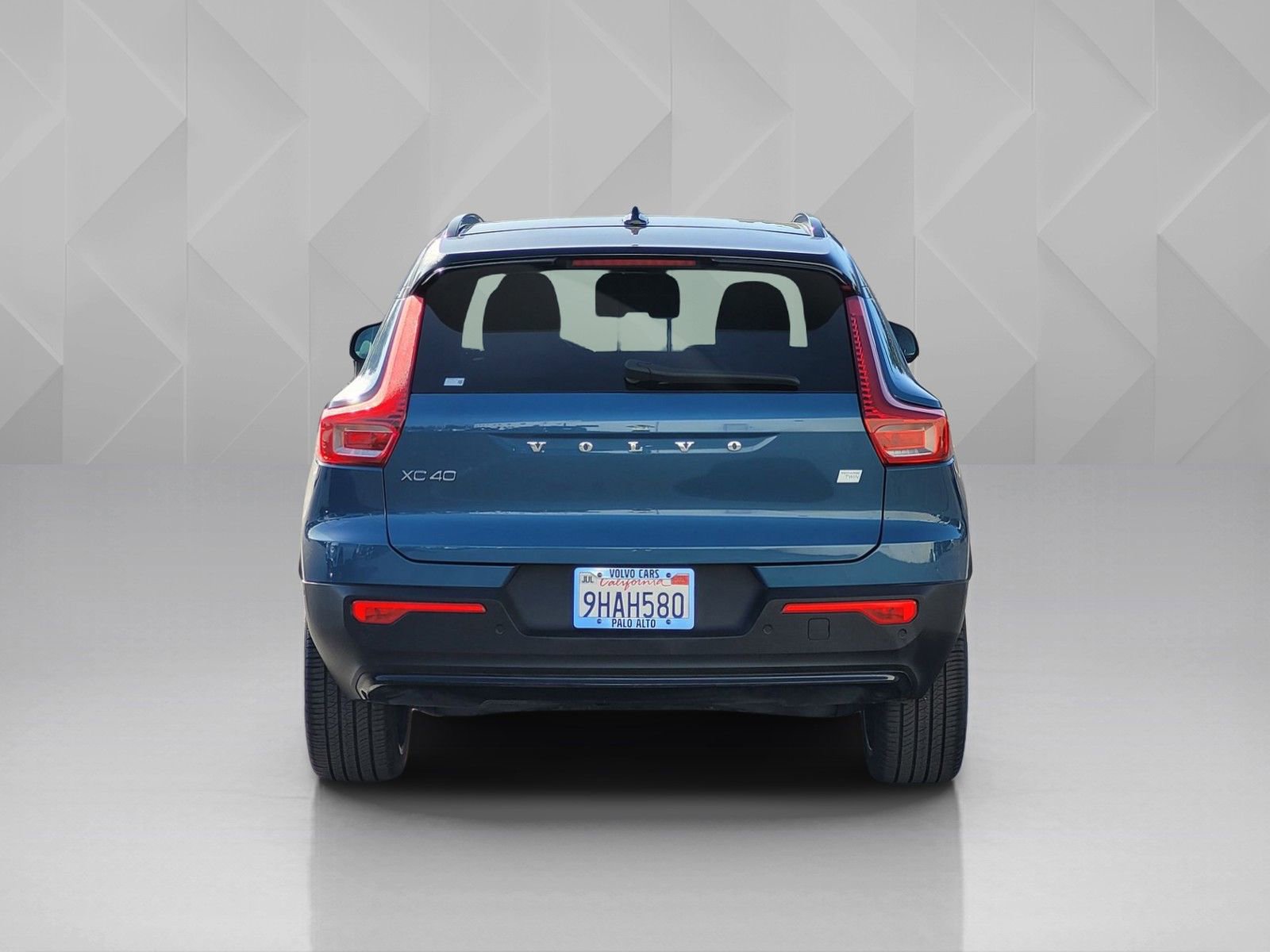 Certified 2023 Volvo XC40 Recharge Ultimate w/ Protection Package Premier image 5