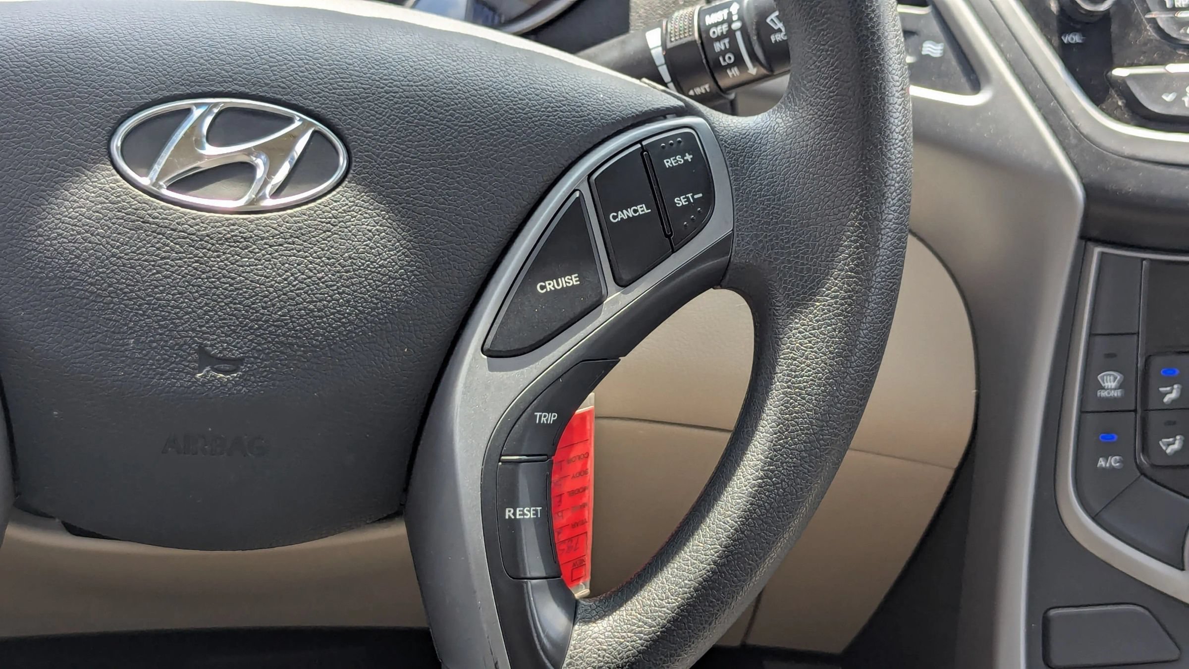 Used 2016 Hyundai Elantra SE FWD image 16