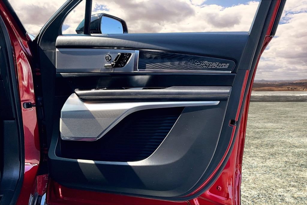 Certified 2026 Cadillac Vistiq Sport w/ LPO, Floor Liner Package AWD/4WD image 29