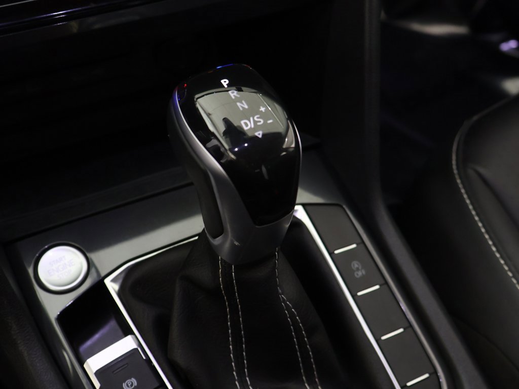 Used 2023 Volkswagen Tiguan SE image 49