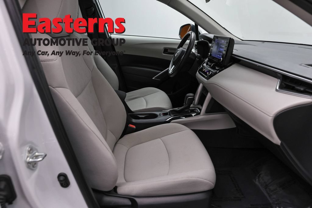 Used 2022 Toyota Corolla Cross LE FWD image 23