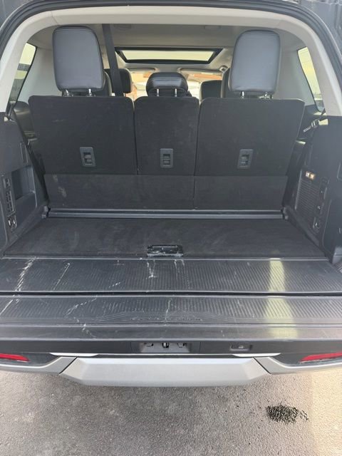 Used 2025 Ford Expedition Platinum image 19