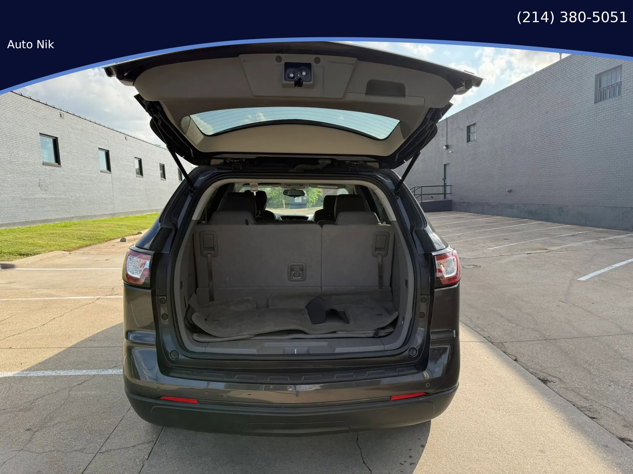Used 2017 Chevrolet Traverse LT image 36