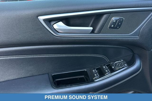 Used 2018 Ford Edge Titanium w/ Equipment Group 301A AWD/4WD image 12