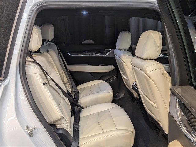 Used 2024 Cadillac XT6 Sport w/ Technology Package image 15
