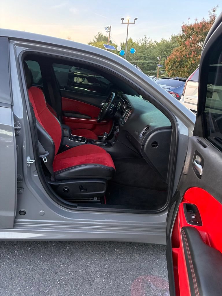 Used 2018 Dodge Charger R/T Scat Pack RWD image 27