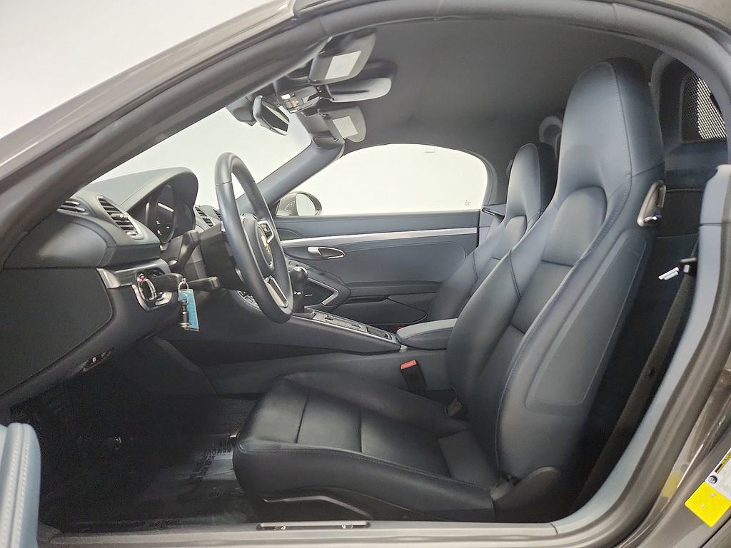 Certified 2025 Porsche 718 Boxster RWD image 5