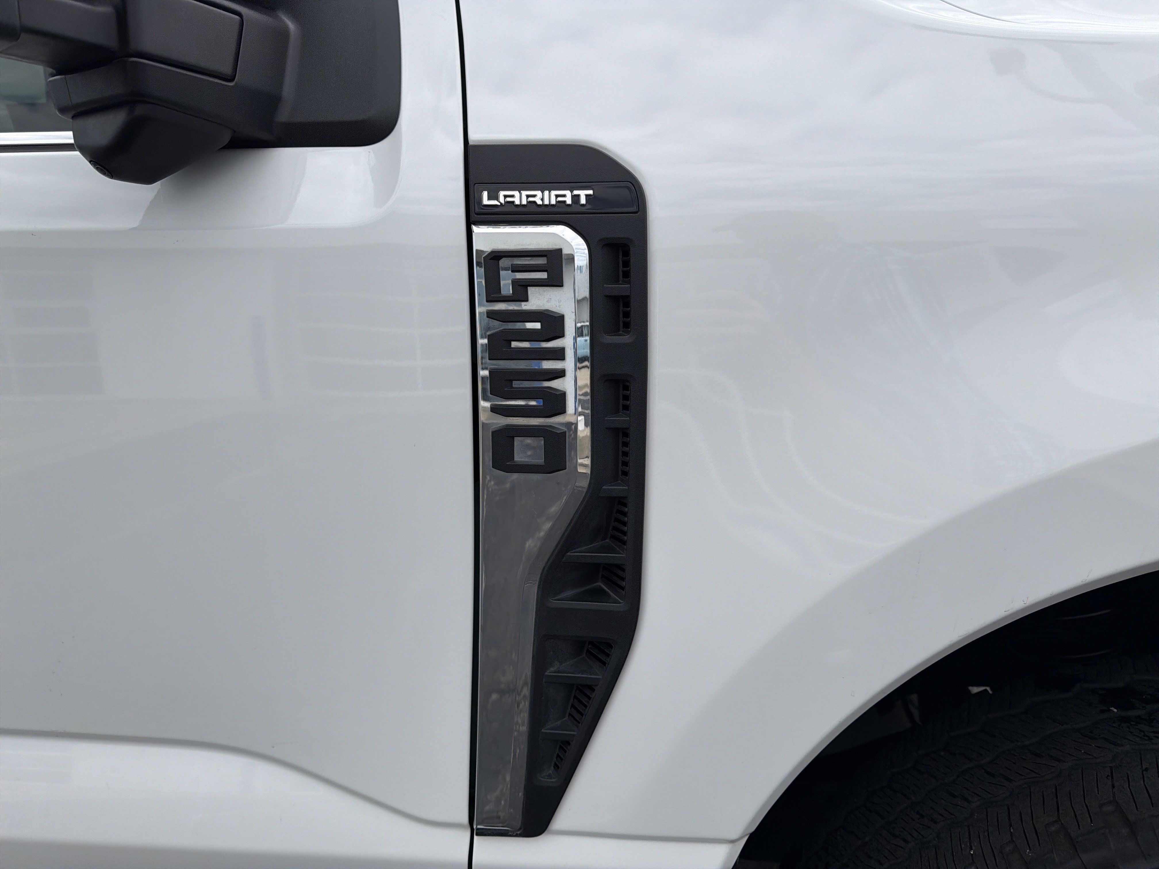 Used 2024 Ford F250 Lariat w/ Lariat Ultimate Package image 8