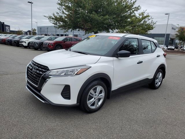 Certified 2025 Nissan Kicks Play S image 9