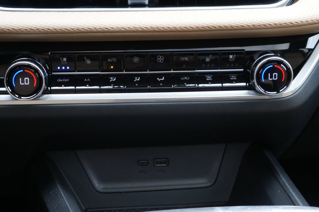 New 2027 Chevrolet Equinox ACTIV w/ Safety and Technology Package AWD/4WD image 23