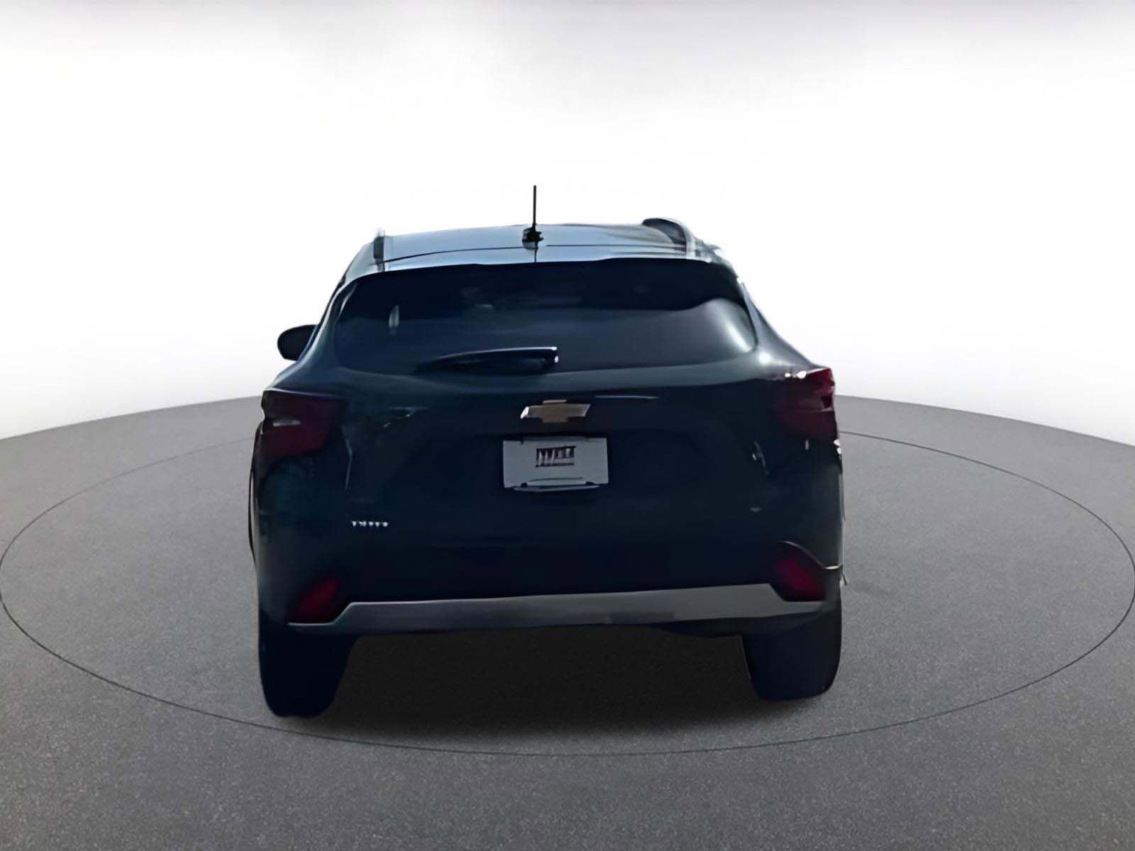 Used 2025 Chevrolet Trax LT w/ LT Convenience Package image 16