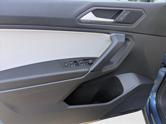 Used 2019 Volkswagen Tiguan SE w/ Panoramic Sunroof Package image 14