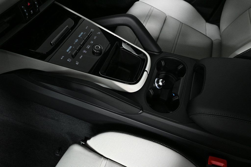 New 2026 Porsche Cayenne image 20