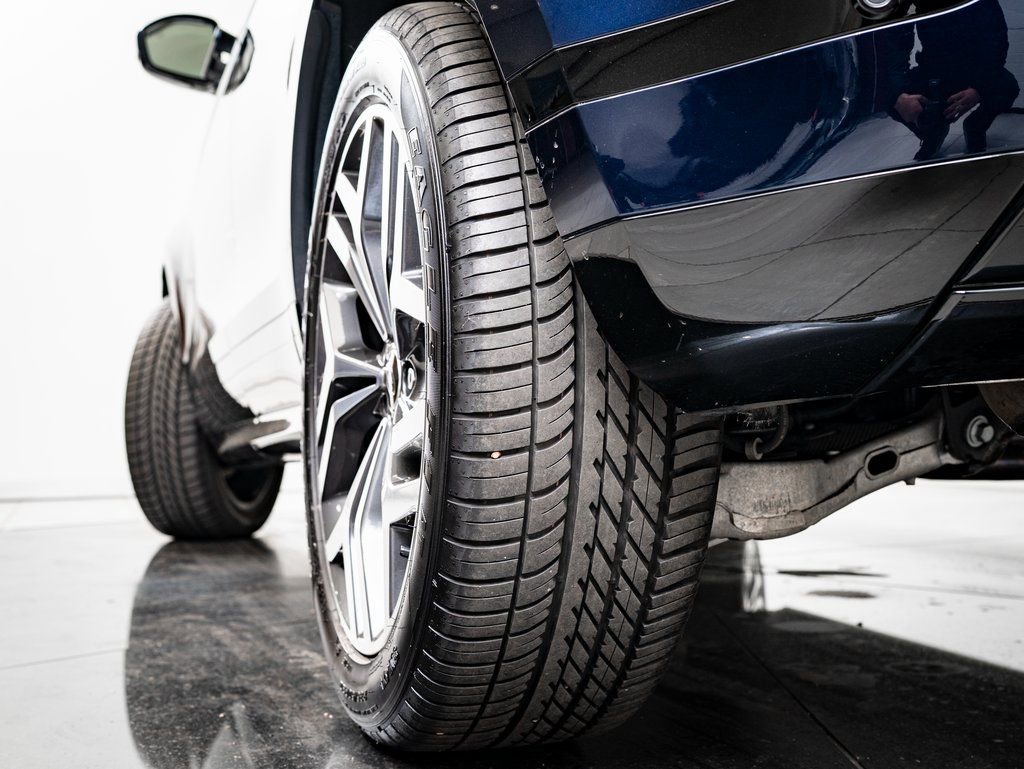 Certified 2023 Land Rover Range Rover Evoque R-Dynamic SE image 37