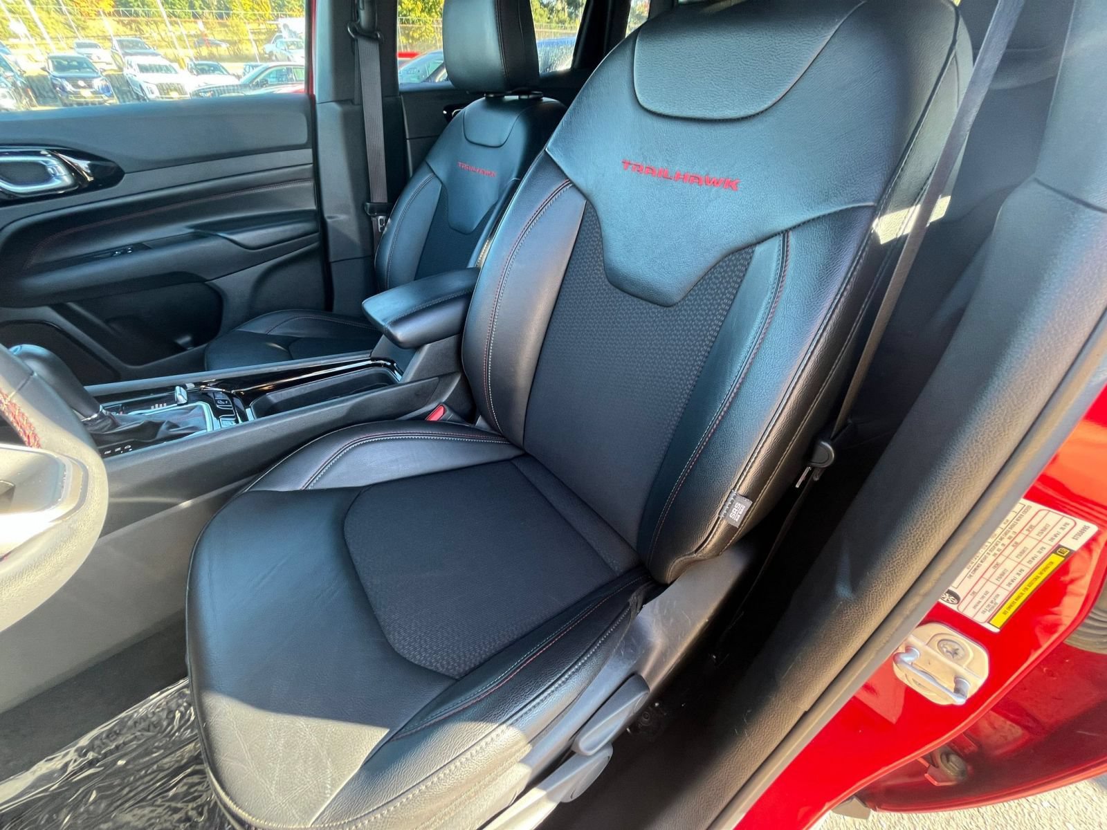 Used 2025 Jeep Compass Trailhawk AWD/4WD image 35