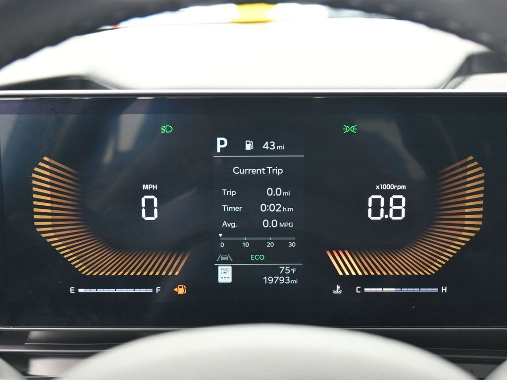 Used 2025 Kia Carnival image 27