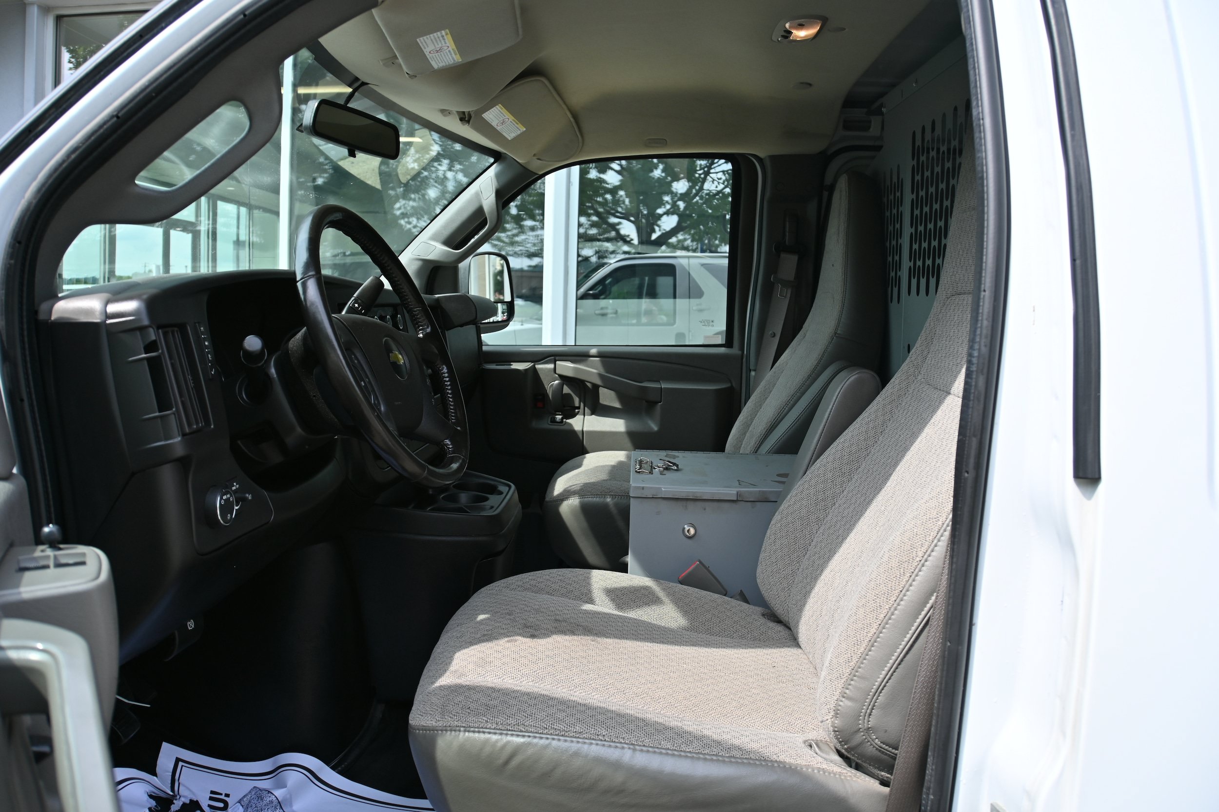 Used 2020 Chevrolet Express 2500 w/ Driver Convenience Package RWD image 10